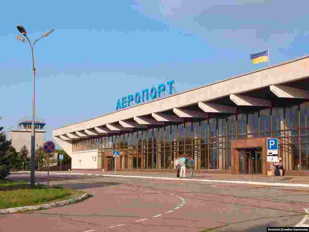 A 2012 file photo of Kherson airport’s passenger terminal. In 2019, before the pandemic hobbled tourism and the Russian invasion stopped it completely, the airport served 154,000 passengers who flew direct to Turkey and Kyiv. 