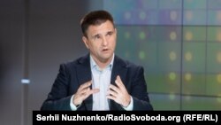 18 серпня у Львові відбулася тристороння зустріч президента України Володимира Зеленського, його турецького колеги Реджепа Таїпа Ердогана та генсекретаря ООН Антоніу Ґутерреша. 