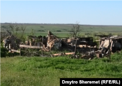 Розбомблена Андріївка, люди сюда не повертаються