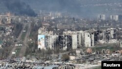 Город Бахмут, который уже несколько месяцев пытается захватить российская армия, 15 апреля 2023 года.