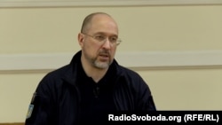 Денис Шмигаль закликав споживати електроенергію відповідально: попри посилення захисту енергетичних об’єктів, частина ракет і дронів все одно вражає цілі