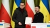 Зернова криза: Моравецький закликав Зеленського «не ображати поляків»