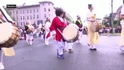 برلېن کې د کلتوري جامو، نڅا او موسیقۍ مېله شوې