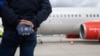 Для консульських послуг заявники мають подати свій військово-обліковий документ у паперовому (ВОД) або електронному вигляді (е-ВОД)