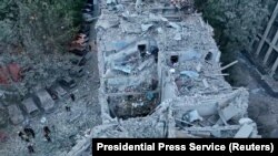 У ніч на 6 липня Росія завдала ракетного удару по Львову, внаслідок влучання у житловий будинок загинули п’ятеро людей, десятки – поранені