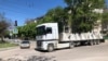 Куди вантажний автомобіль віз ці фортифікаційні елементи – невідомо