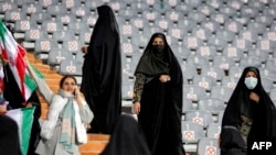 تصویر آرشیف: تعدادی از زنان ایرانی علاقمند بازی های فوتبال