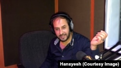 احمد هنایش خبرنگار رادیو آزادی که چندی قبل در شهر اسلام آباد هدف سوء قصد قرار گرفت و زخمی شد