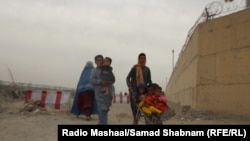 طالبان وعده داده اند که اقامتگاه های موقت را برای مهاجرین تقویت می کنند تا آنان بتوانند در آن جا ها زنده گی کنند