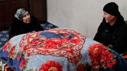 Uzbek Energy Crisis Revives Use Of Ancient 'Sandal' Heating Table 