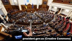 7 лютого Верховна Рада схвалила у першому читанні урядовий законопроєкт про мобілізацію №10449