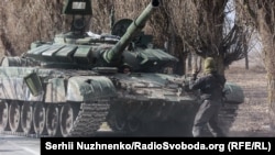 Захоплений українськими військовими в бою російський танк Т-72 у селі Лук'янівка, що на Київщині, 27 березня 2022 року