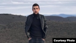 Азіза (на фото) та його брала Асана Ахтемових заарештували 6 вересня на 60 діб
