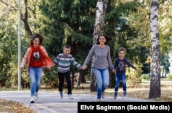 Elmira balalarınen