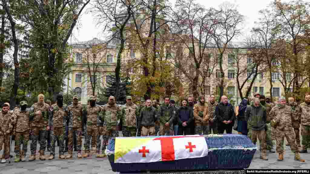У Володимирському соборі пройшло прощання з грузинським добровольцем Едішером Кварцхелія, який загинув у бою за Україну
