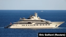 156-метровая суперъяхта Dilbar официально признана самой вместительной в мире