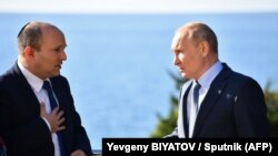 Нафталі Беннет (л) і Володимир Путін, Сочі, 22 жовтня 2021 року