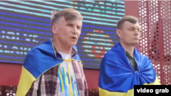 Farit Zakiyev protests Russia's invasion to Ukraine at a rally in Antalya, Turkey, on April 3.