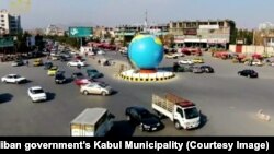 یوتیوبران در بسیاری از مواقع از عادی ترین کار بازسازی گزارش های رنگارنگی تهیه می کنند و از طالبان صفات می کنند