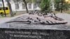 У центрі окупованого Маріуполя демонтували меморіал жертвам Голодомору