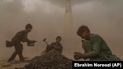 شماری از کودکان کارگر در افغانستان- عکس از آرشیف