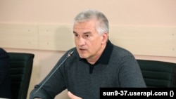 Сергій Аксьонов також каже, що «обмежень на ввезення продукції» на захоплені російськими військовими частини Херсонської та Запорізької областей немає