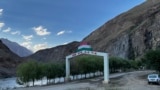 Язгулом як маҳалли дурдасти кӯҳистонӣ дар ноҳияи Ванҷ аст ва солҳои ахир даҳҳо сокини онро бо гуноҳи ифротгароӣ ба зиндон маҳкум кардаанд.