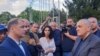 ოპოზიციის ლიდერი ადგურ არძინბა და აფხაზეთის დე ფაქტო რესპუბლიკის პრემიერ-მინისტრი ალექსანდრ ანქვაბი
