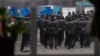 Осужденные на территории исправительной колонии. Иллюстративное фото