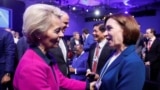 European Commission President Ursula von der Leyen (left) speaks wth Moldovan President Maia Sandu at the World Economic Forum in Davos, Switzerland. (file photo)