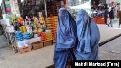 عفو بین‌الملل: زنان و دختران افغان با حاکمیت دوباره طالبان در افغانستان، با محدودیت‌های جدی در زندگی روزمرۀ‌ شان روبه‌رو شده اند.