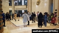 После концерта в фойе Дворца мукамов Государственного культурного центра в Ашхабаде. 25 декабря 2021 г.