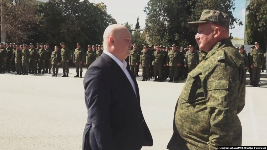 Російський глава Севастополя Михайло Развожаєв приймає присягу російських військових, Севастополь, 26 вересня 2022 року