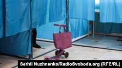 Голосування у ІІ турі президентських виборів в Україні пройшло спокійно, 21 квітня 2019 року