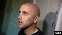 Філіпс зняв відео на могилі Бандери у Мюнхені