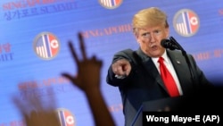 Президент США Дональд Трамп заявив, що зупить військові навчання з Південною Кореєю після саміту з КНДР у Сінгапурі