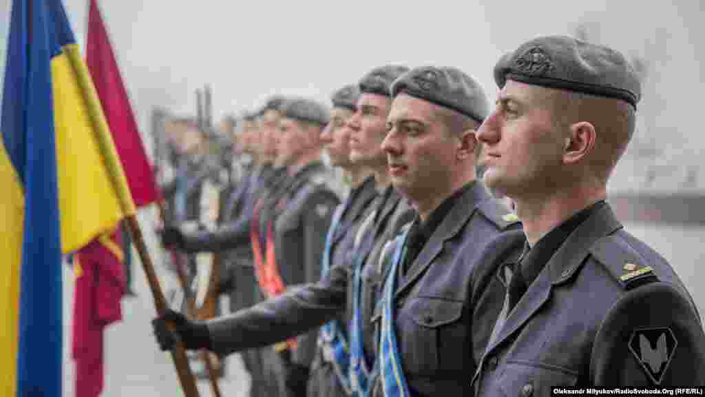 У почесній варті – курсанти Одеської Військової академії