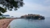 Plaže Svetog Stefana bez elitnog turizma, otkad je prije četiri godine zatvoren hotel 