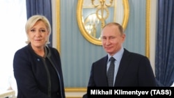 Марін Ле Пен із Володимиром Путіним у Москві в 2017 році