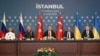 Ministrul turc de externe Hakan Fidan (centru) găzduiește o reuniune a negociatorilor ruși și ucraineni pe 2 iunie.