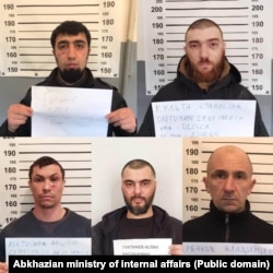 Пятеро задержанных