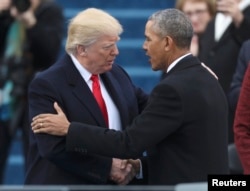 Дональд Трамп з Бараком Обамою на своїй інавгурації 20 січня 2017 року. Під час своєї другої виборчої кампанії в 2024 році Трамп декілька разів говорив, що заслуговує на Нобелівську премію миру, яку раніше дали Бараку Обамі