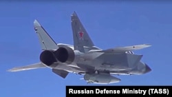 Російський літак МіГ-31К, споряджений аеробалістичною ракетою «Кинджал», фото ілюстративне