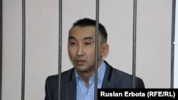 Активист Болатбек Блялов в суде. Астана, 13 января 2016 года.