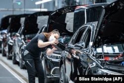 Mercedes-Benz компаниясынын ишканасы. Архив