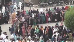 کراچۍ کې د واکسینو مرکزونو کې ګڼه ګوڼه زیاته شوې