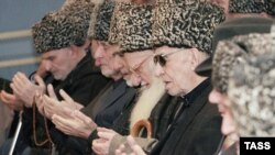 Видеосюжеты о «плохих» и «хороших» ингушах должны, по мнению главы республики, внимательно рассматриваться большим парткомом старейшин и другими, младшими по званию «парткомами»
