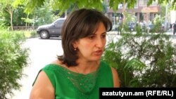 Պավել և Արամ Մանուկյանների փաստաբան Ինեսսա Պետրոսյանը Վերաքննիչ դատարանի մոտ զրուցում է «Ազատության» հետ: 18-ը օգոստոսի, 2016 թ․