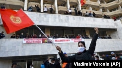 Supporters of Kyrgyz Prime Minister Sadyr Japarov attend a rally in Bishkek on October 15.