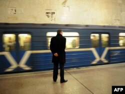 Станцыя мэтро «Кастрычніцкая» пасьля выбуху 11 красавіка 2011 году